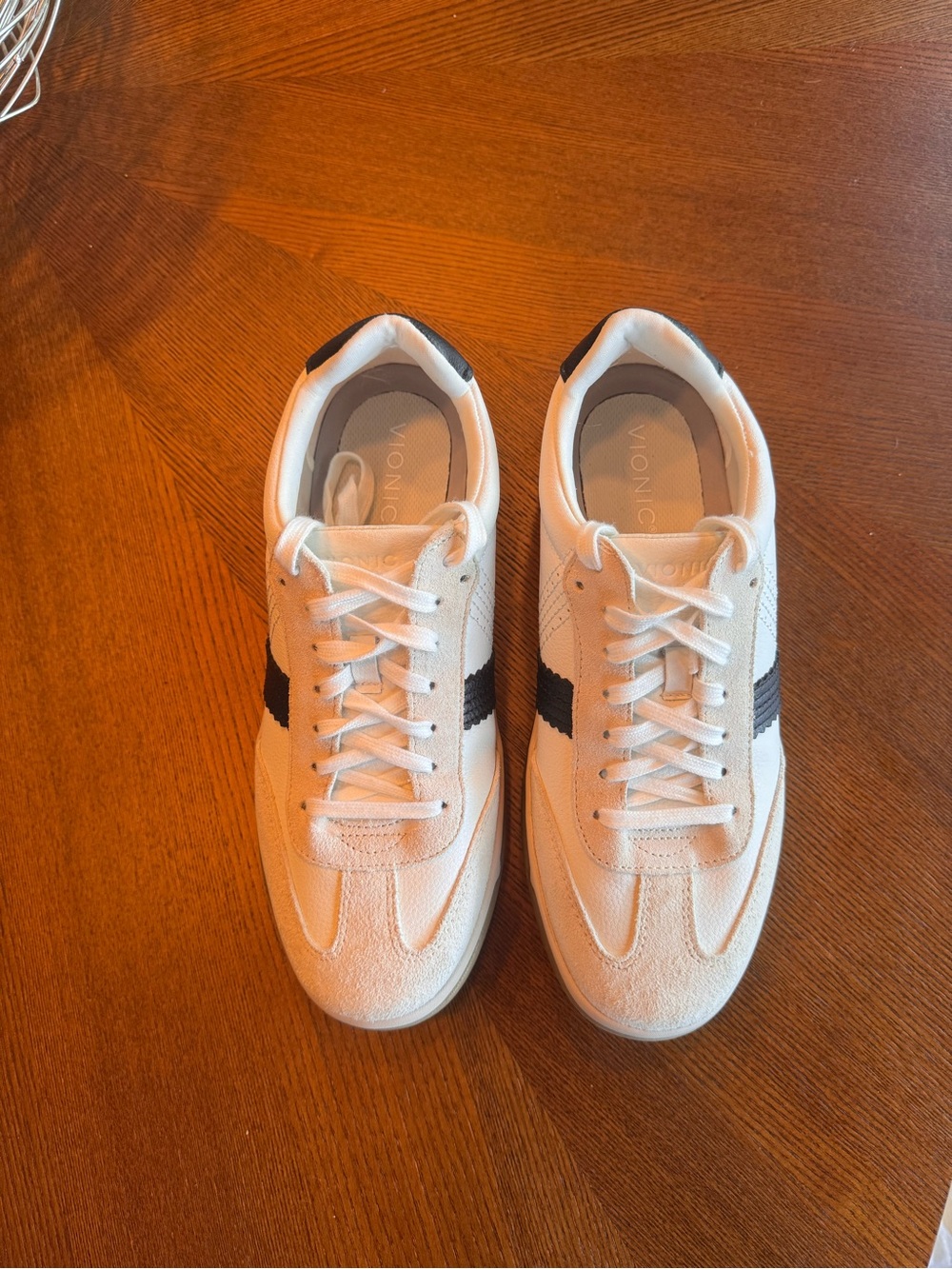 Vionic City Walk Sneaker - White with Black Side Stripe